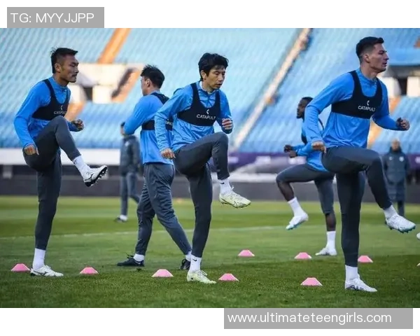 武汉羽毛球队在邀请赛中以61分稳居积分榜首位展现强劲实力